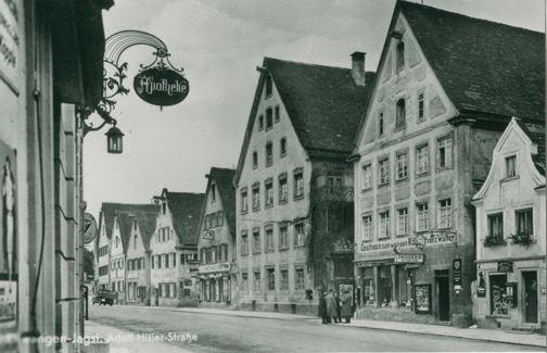Die Adolf-Hitler-Straße, die später zu Marienstraße umbenannt wurde